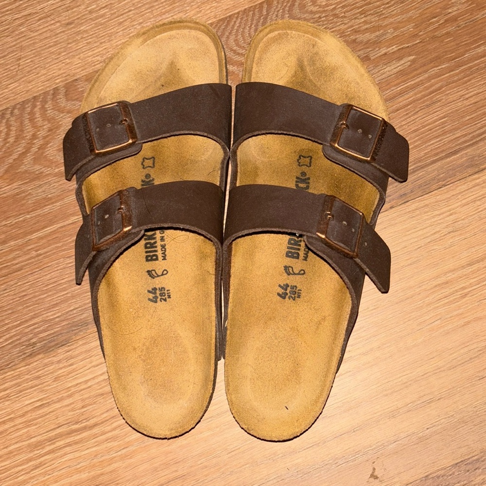 Brand new Birkenstock, Arizona sandals. Men’s size 11, size 44. Never worn.